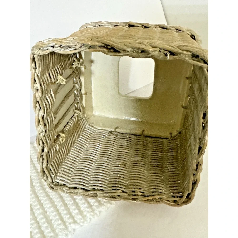 Woven Wicker Rattan  Tissue Box Cover Floral Bathroom Bohemian Vintage